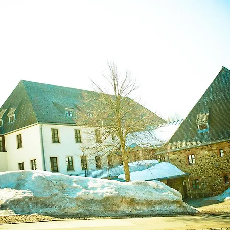 Waldhauser Hostel *