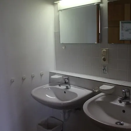 Waldhauser Hostel *
