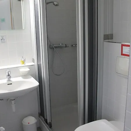 Waldhauser Hostel *
