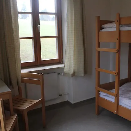 Waldhauser Hostal *